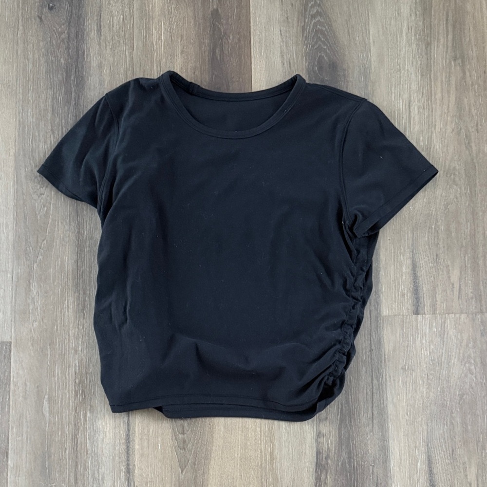 Nulu lululemon t-shirt